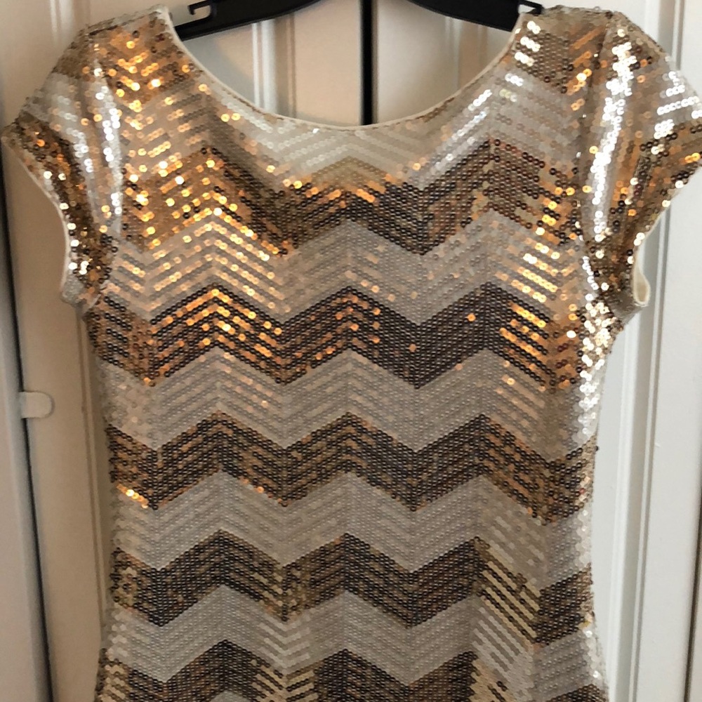 Dress - Picture 2 of 4